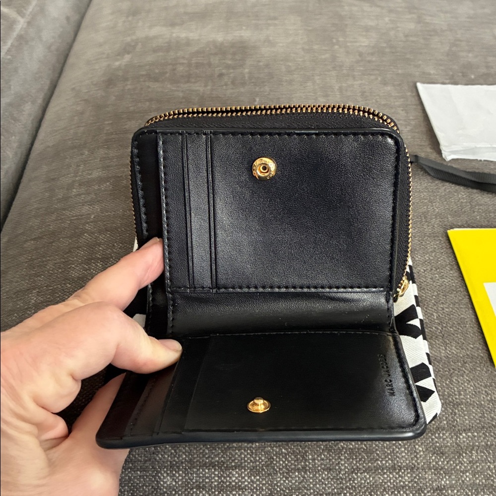 Marc Jacobs “The Wallet” Black Leather Wallet with Dust bag - Picture 7 of 7